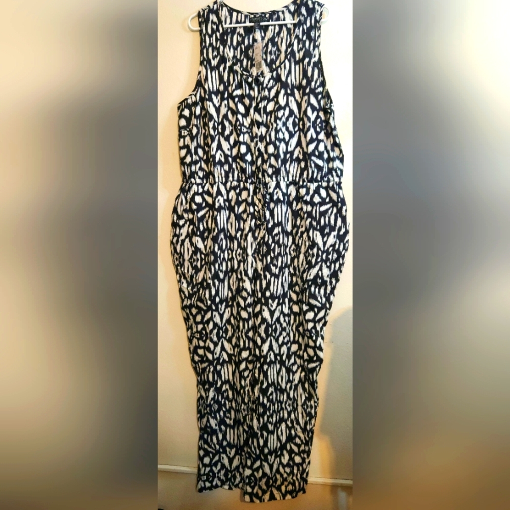 Forever 21+ Black and White Graphic Romper